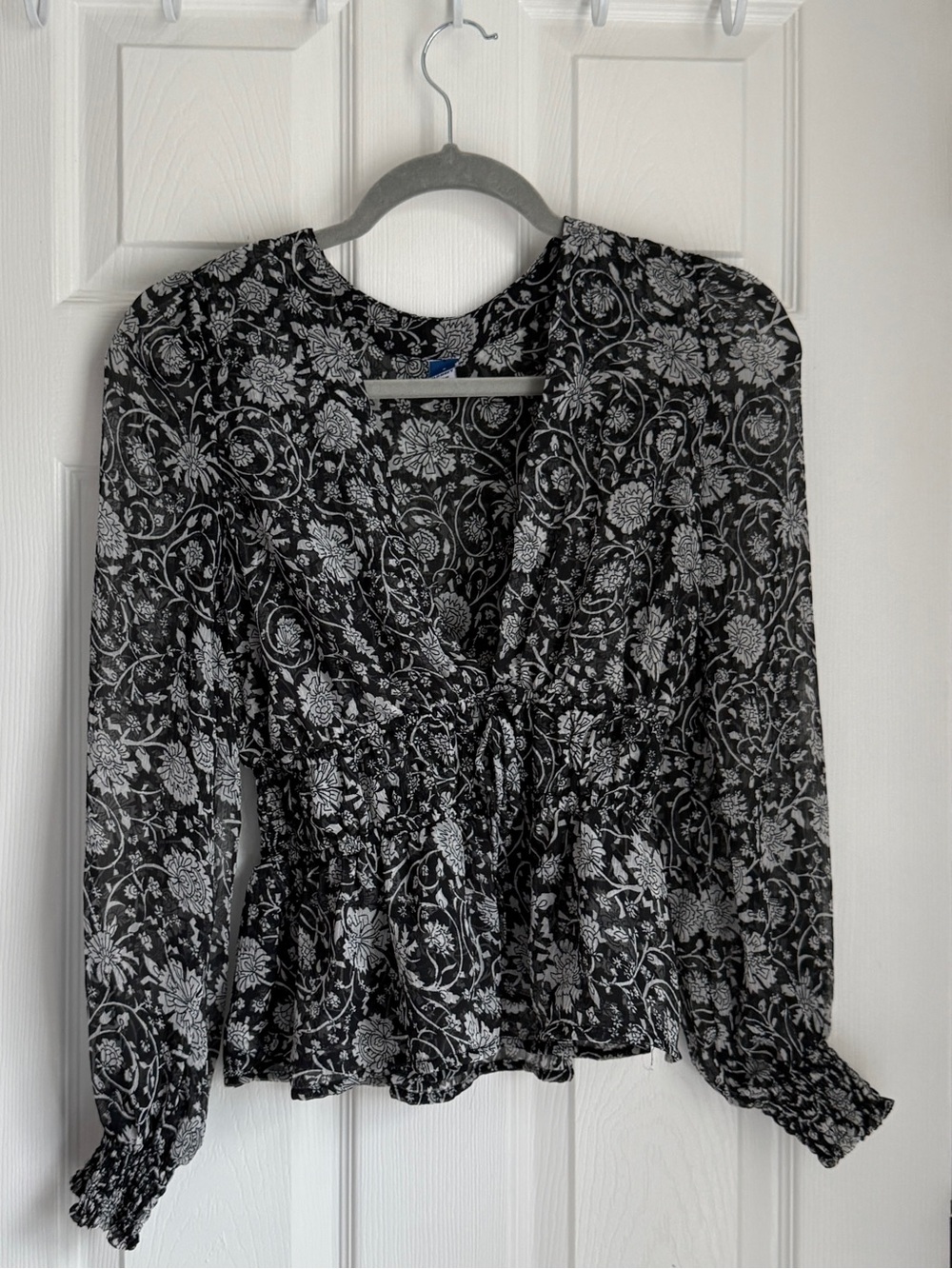 Old Navy Black White Floral Smocked Peplum Blouse Artsy Cottagecore Size S